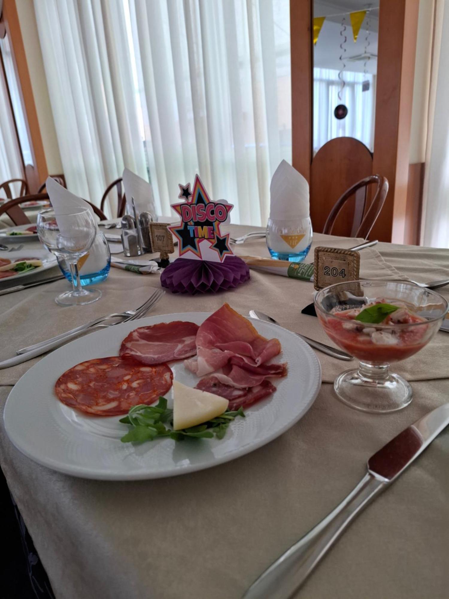 Hotel Joli Alba Adriatica Dış mekan fotoğraf